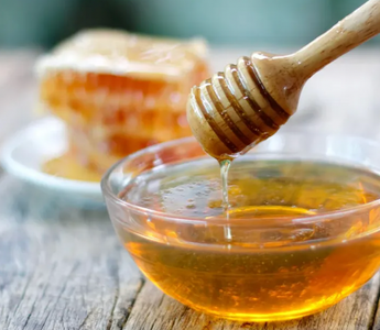 LWL | Exploring the Efficacy of Honey as a Natural Moisturizer for Eczema