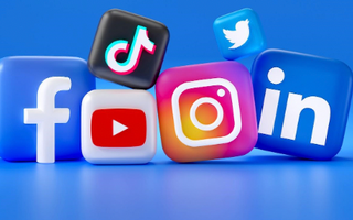 LWL | To What Extent Does the Influence of Social Media Platforms Shape and Refine the Identity Formation Process in Adolescents Aged 14 to 18 Years?